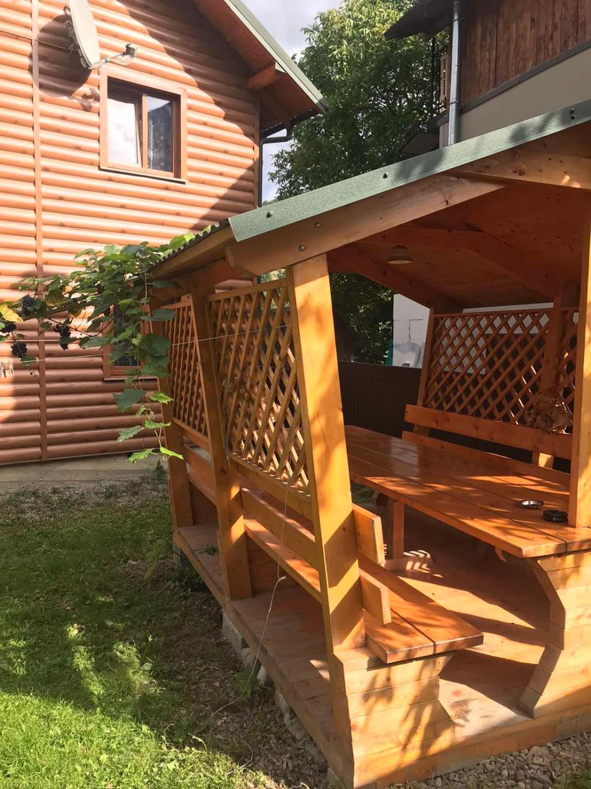 Базилік Hotel Yaremche Ngoại thất bức ảnh